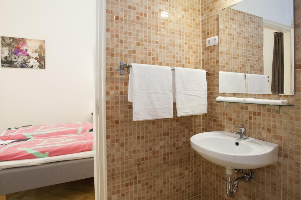 Апартаменты Carolyn Apartman In The Old City Будапешт Экстерьер фото