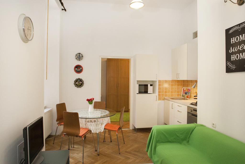 Апартаменты Carolyn Apartman In The Old City Будапешт Экстерьер фото